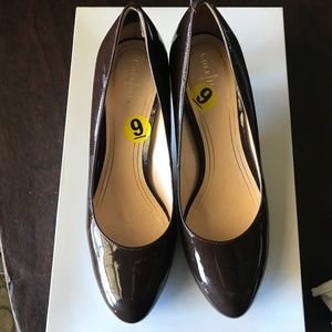 Brow patent leather Cole Hahn Nike air heels size 9
